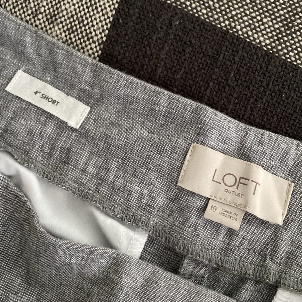 Loft 4” Ruffle shorts 10 - Picture 3 of 8